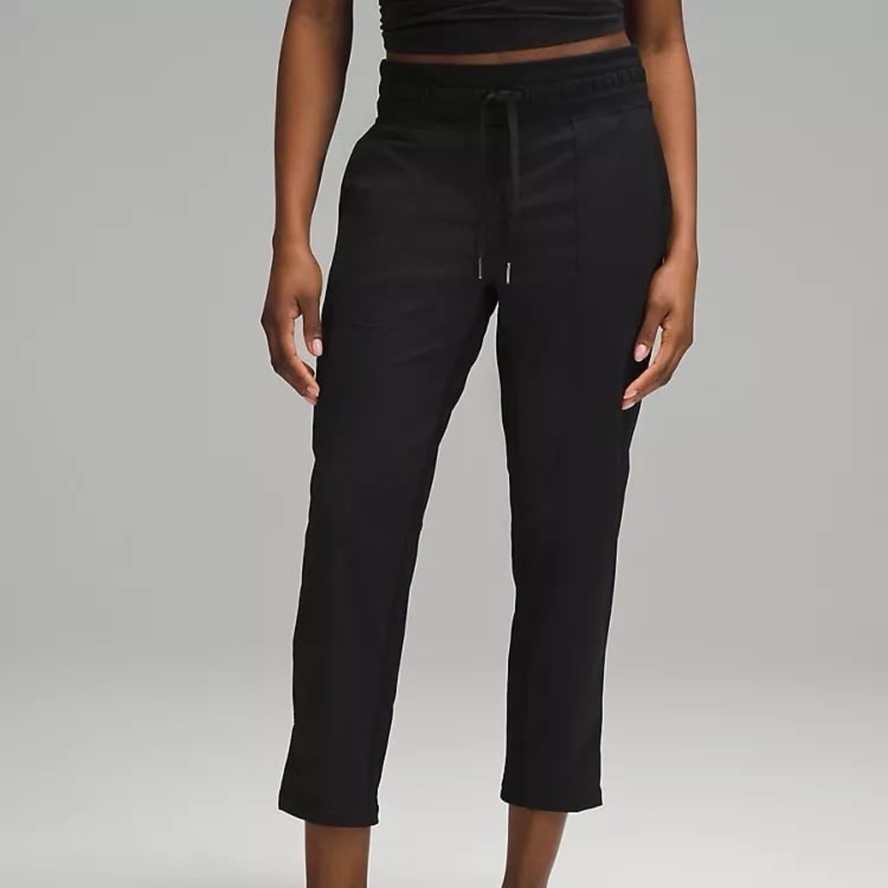 Lululemon Dance Studio Mid-Rise Crop pants, Size 2, EUC